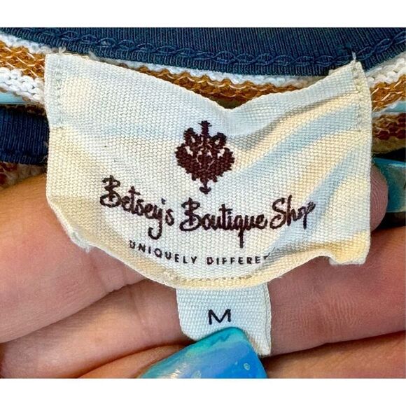 NWOT Betsey’s Boutique Shop Women's Mustard Yellow & Cream Flare Knit Top Medium - Picture 3 of 8